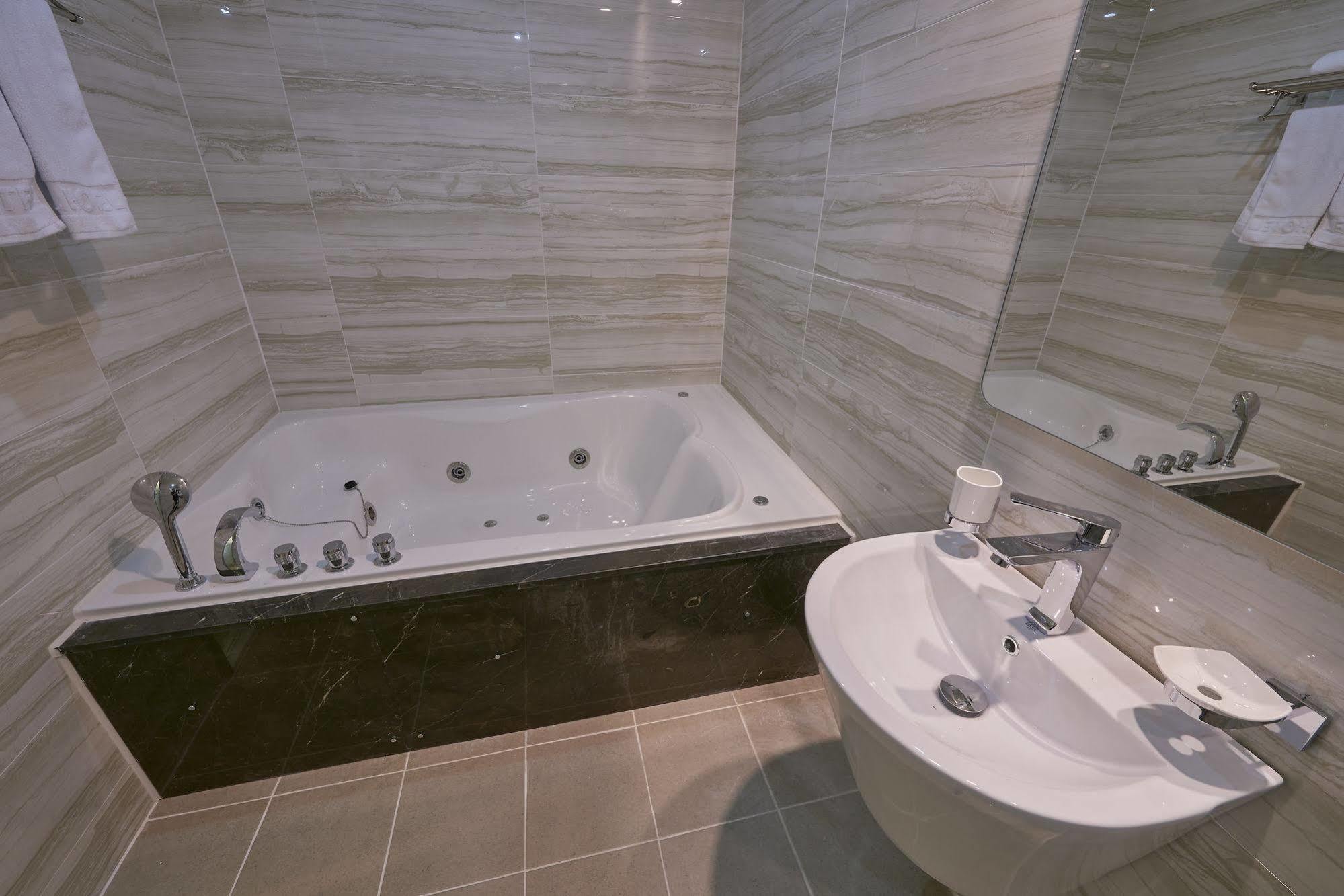 Dubai Hotel Gwangju Metropolitan City Dış mekan fotoğraf